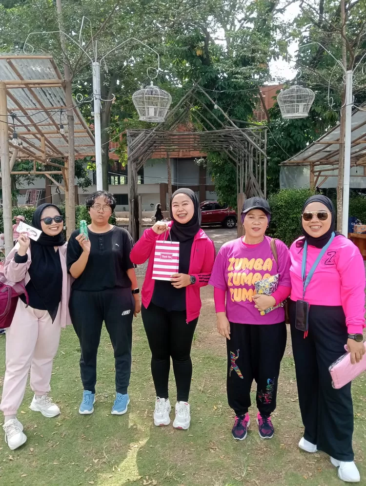 Peserta zumba with love pemenang door prize