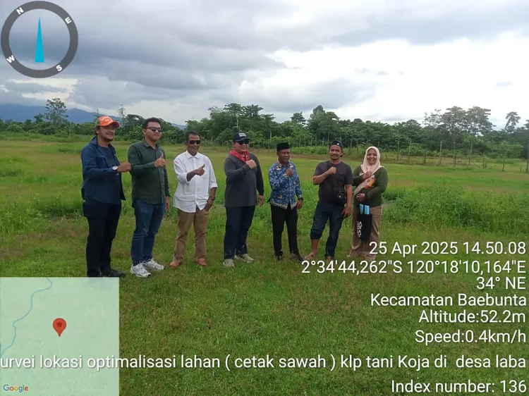 Pemetaan calon lahan yang dilakukan PT United Tracktor di salah satu wilayah di Luwu Utara.