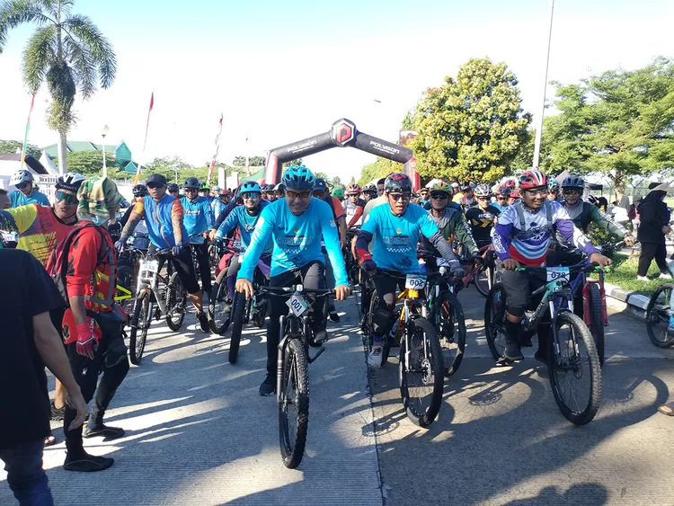 Bupati Luwu Utara Lepas 350 Peserta Fun XC Jelajah Pegunungan Masamba 