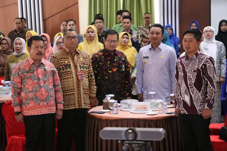 Buka Rakor Dinas Dukcapil se-Sulsel, Bupati Andi Rahim Tekankan Pentingnya Koordinasi Layanan Adminduk