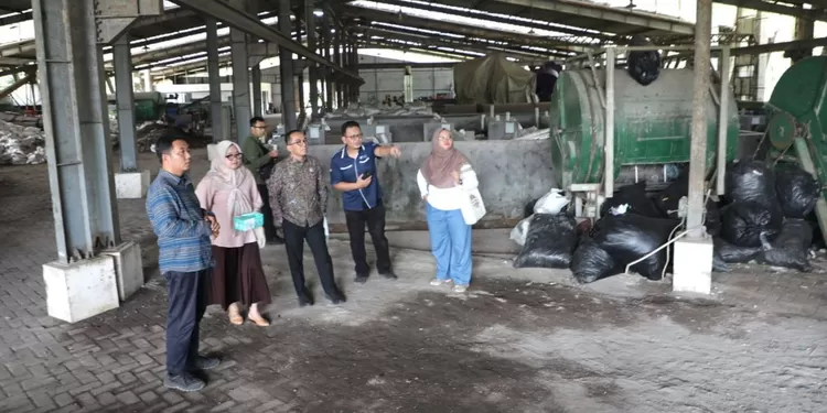 Di PIAT UGM, seluruh sampah dari kawasan kampus serta sejumlah hotel, rumah sakit, dan lingkungan sekitar dikumpulkan dan diproses terpusat.  Foto: Istimewa.
