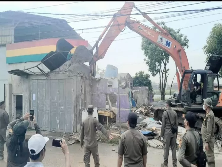 Pembongkaran bangunan liar