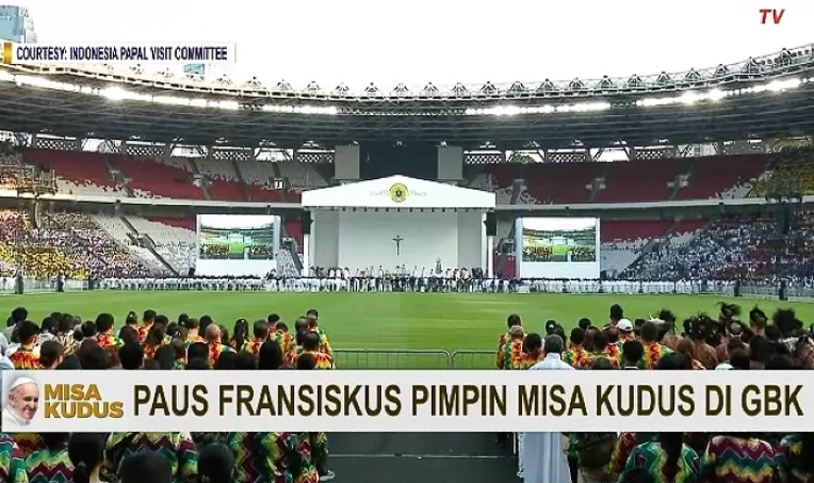 Lebih Dari Ribu Umat Katolik Misa Bersama Paus Fransiskus Di Gbk Paus Jangan Lelah