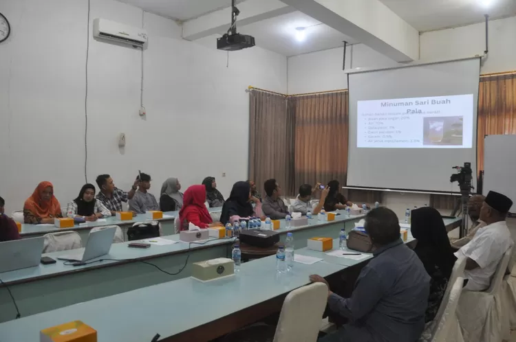 Foto Kegiatan PkM IBI Kesatuan Bogor dan Sari Buah Idaman.