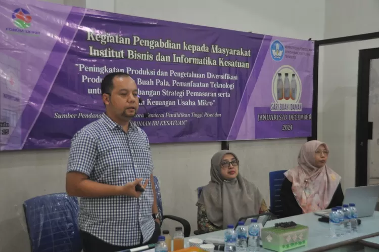 IBI Kesatuan Dorong UMKM Sari Buah Idaman dengan Pelatihan dan Teknologi Digital.