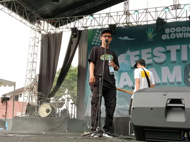 Penampilan Lepas Landas di Festival 5 Jari Bogor.