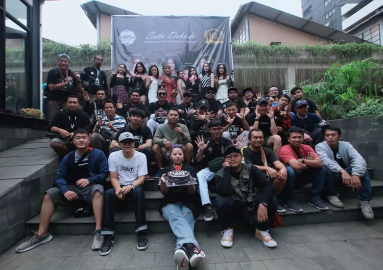 Perayaan&nbsp;anniversary ke-10&nbsp;Barudak Photography Bogor (BPB)&nbsp;di&nbsp;dFlower Garden, Boxies 123 Mall Bogor, Kota Bogor, Minggu, 1 September 2024.