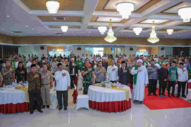 Forum Komunikasi Pimpinan Daerah (Forkopimda) DKI Jakarta dan Tokoh Masyarakat berkumpul sebagai upaya untuk menciptakan kondisi Jakarta yang kondusif,  dan aman. 