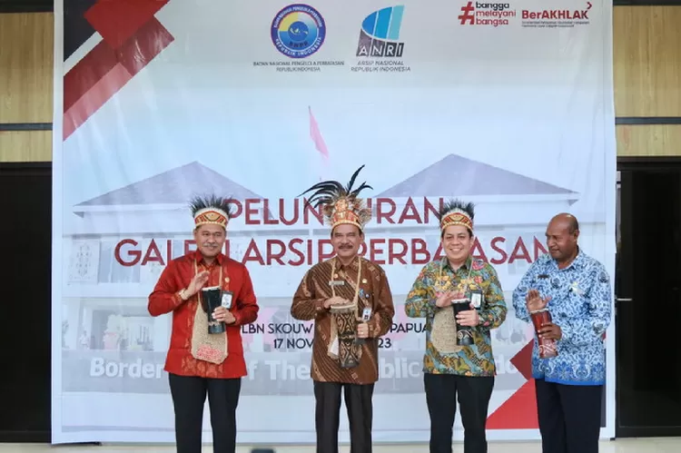 ANRI bekerja sama dengan BNPP telah meresmikan Galeri Arsip dan Jaringan Informasi Kearsipan Nasional (JIKN) di Pos Lintas Batas Negara (PLBN) Skouw, Jayapura, Papua, (17/11/2022). Foto: Humas ANRI