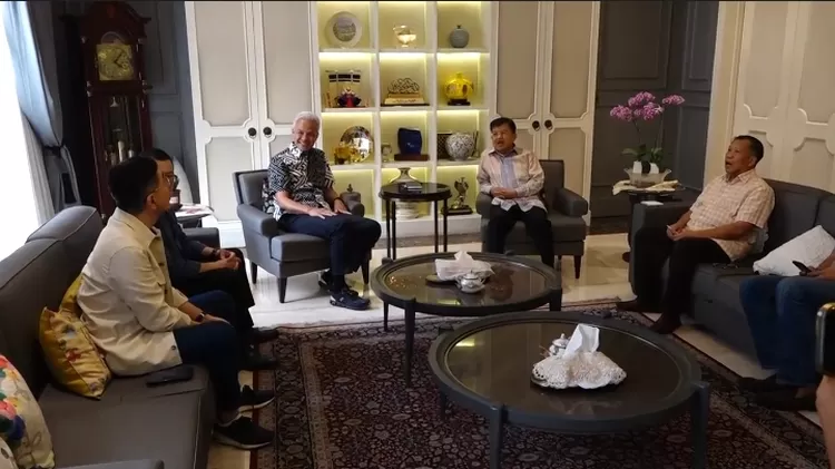Pertemuan Ganjar dengan JK di rumah Jusuf Kalla.