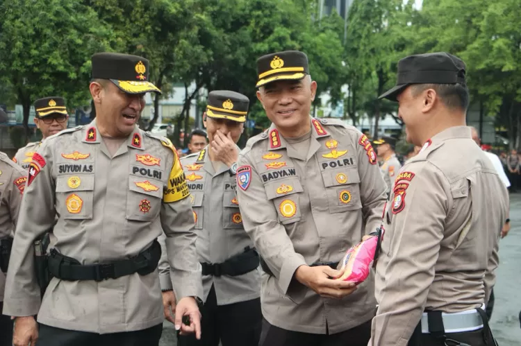 Wakapolda PMJ Brigjen Suyudi Ario Seto bersama PJU seusai pimpin apel pasukan.