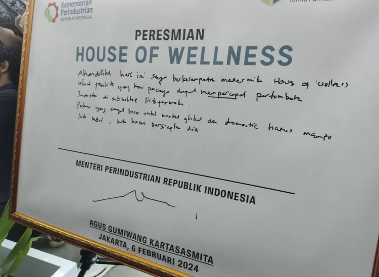 Pesan Menperin Agus Gumiwang Kartasasmita yang dituliskan dalam peresmian fasilitas Produksi Obat Bahan Alam (House of Wellness) di Balai Besar Standardisasi dan Pelayanan Jasa Industri Kimia, Farmasi, dan Kemasan (BBSPJIKFK) Jakarta