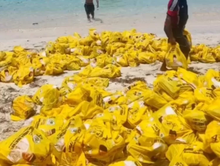 Ribuan kantong Bama dimobolisasi Partai Golkar ke penerima di pulau-pulau