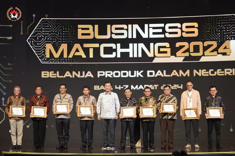 Sekjen Kemhan hadiri Business Matching 2024 di Bali, Kementerian Pertahanan terima penghargaan Terbaik P3DN. Foto: Humas Kemhan