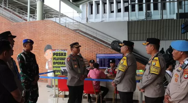 Kapolresta Bandara Soetta Kombes R Pasaribu dalam kegiatan cek kesiapan personel mengamankan arus mudik