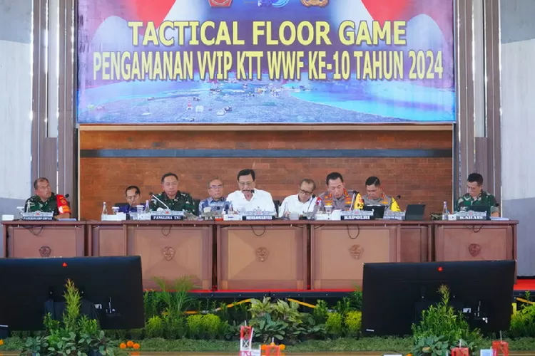 Tactical Floor Game (TFG) dipimpin Menko Marves Luhut Binsar Pandjaitan, Panglima TNI Jenderal TNI Agus Subiyanto dan Kapolri Jenderal Polisi Listyo Sigit Prabowo. Foto: Puspen TNI