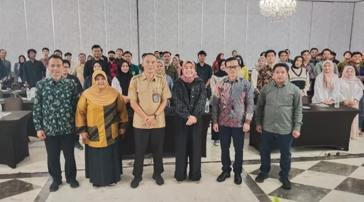 Stafsus Menpora Hasintya Saraswati bersama Asdep Kepemimpinan Pemuda Andi Susanto, Kadispora Kota Bogor Taufik menjadi narasumber Forum diskusi Pemimpin Muda Melalui Klub Berkawan chapter Kota Bogor 