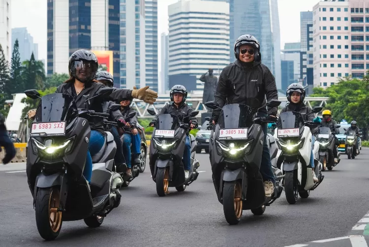 MAXCLUSIVE The Premium Ride, Cara YAMAHA Fasilitasi Masyarakat Jajal  Motor Impian NMAX &ldquo;TURBO&rdquo; dan NMAX NEO