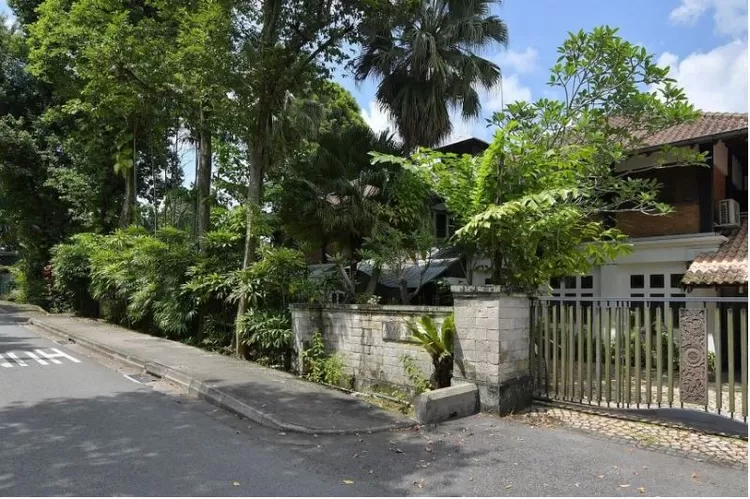 Rumah Megah Chloe Tong di Bin Tong Park Good Class Bungalow (GCB).