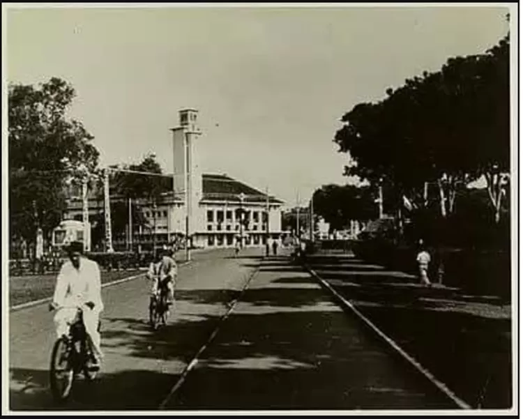 Lokasi kedua diadakannya Kongres Pemuda II digelar di Oost Java Bioscoop di Koningsplein Noord (Jalan Medan Merdeka Utara). Batavia 1942.