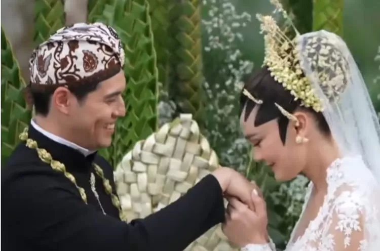 Suasana pernikahan antara Luna Maya dengan Maxime Bouttier.