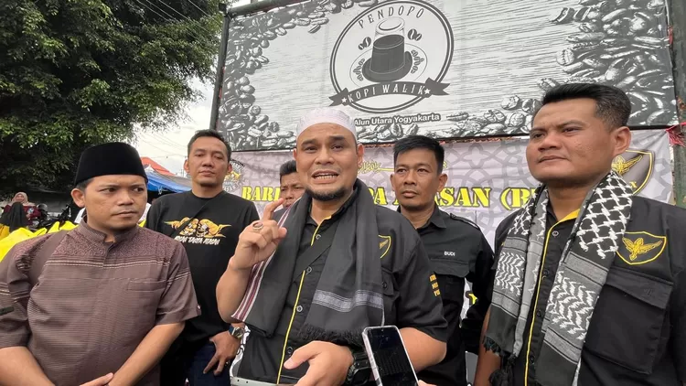 Kegiatan Berbagi Takjil oleh BTA dan GMX