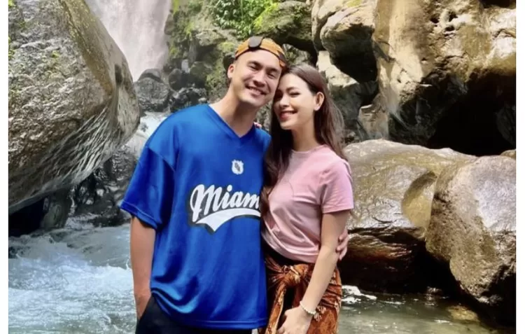 Potret Selebgram Lady Nayoan dan suaminya, Rendy Kjaernett