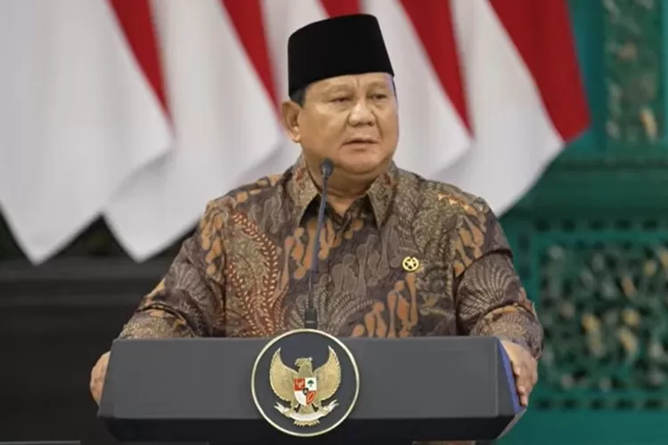 Presiden Prabowo Subianto memberikan sambutan dalam peringatan Hari Santri Nasional 2025.