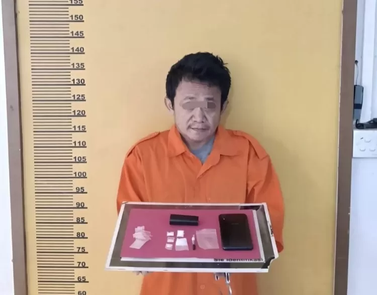 Tersangka Tiran.