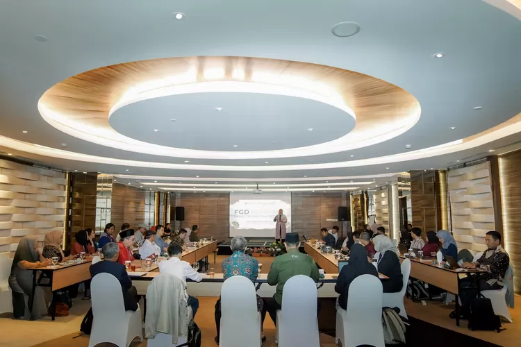 Suasana  Focus Group Discussion (FGD) bertajuk &ldquo;Tinjauan Syariah terhadap Tasharruf Zakat, Infak dan Sedekah pada Isu Energi&rdquo; pada Rabu (23/4/2025).