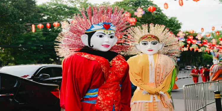 Parade Imlek Nusantara yang digelar di kawasan Terowongan Toleransi hingga Lapangan Banteng, Jakarta, pada Sabtu (28/2/2026) mendapat sambutan antusias dari masyarakat.