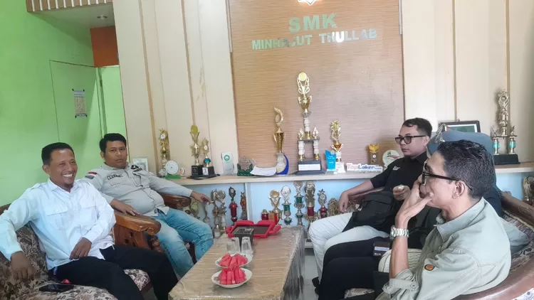 Pertemuan Humanis Bawaslu Banyuwangi Dengan Perwakilan Pihak Sekolah SMKS Minhajutthulab Sumberberas 
