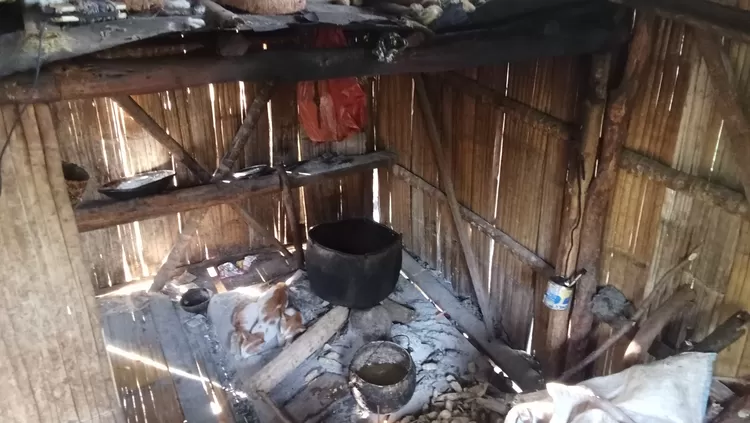 Kondisi dapur sederhana milik Donatus Ruek