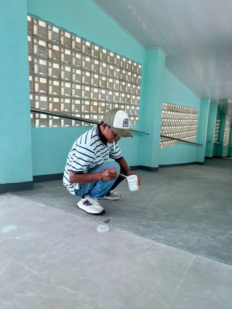 Perbaikan lantai yang retak tanpa bongkar