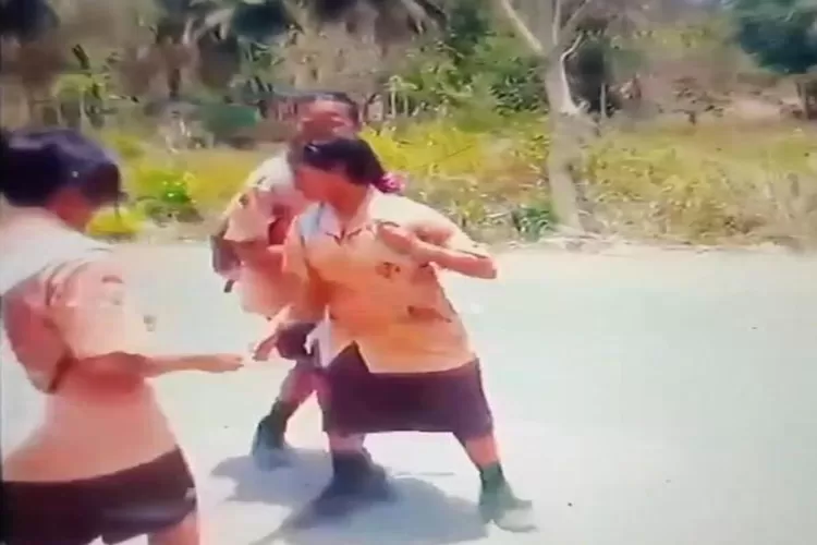 Tangkapan layar video viral siswa Yatim Piatu di Manggarai Timur Jadi Korban Bullying