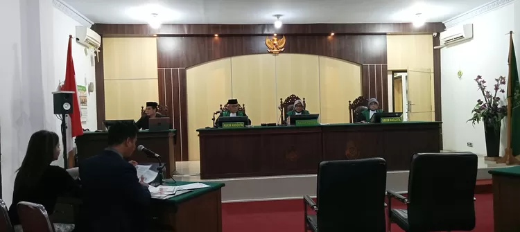 Ko Apek Tak Hadiri Sidang Perdana Perceraiannya Dengan Ayu Soraya Hari ...