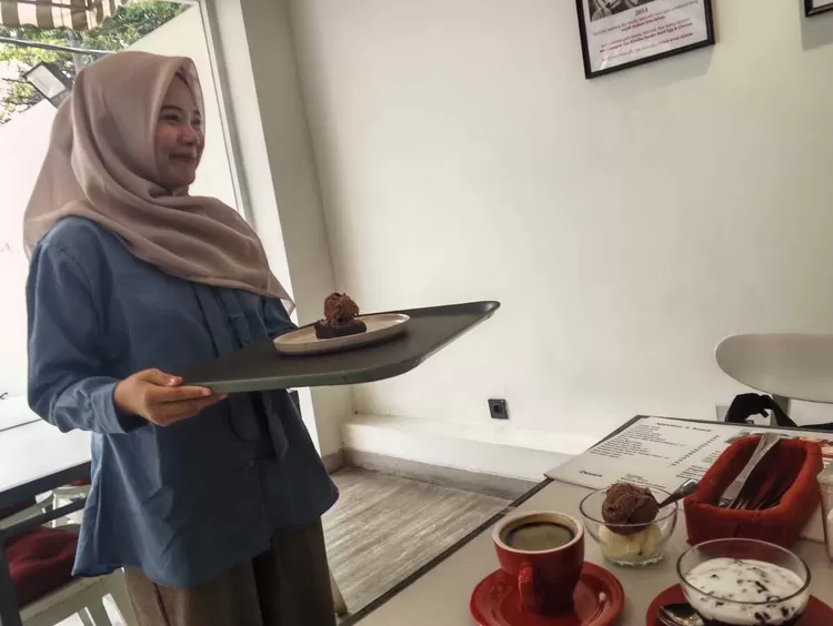 Pelayanan yang prima dari alaVie (Foto: Adam Noviar)