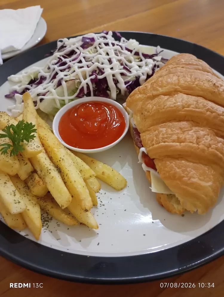 Tuna Sandwich di Amuya Coffee and Snack. (foto: Adam Noviar)