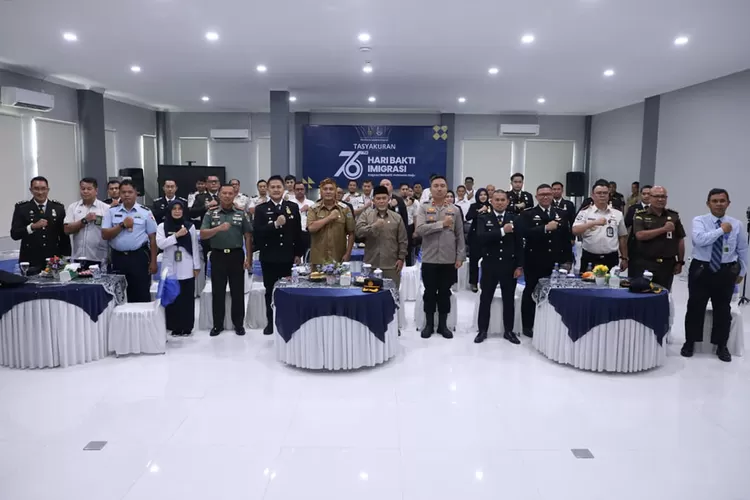 Hari Bakti Imigrasi ke-76 dimaknai Imigrasi Tasikmalaya sebagai momentum memperkuat pelayanan keimigrasian dan sinergi dengan pemerintah daerah.