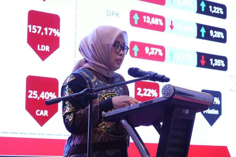 Kepala OJK Tasikmalaya Nofa Hermawati menegaskan peran strategis sektor jasa keuangan dalam mendorong percepatan pertumbuhan ekonomi daerah.