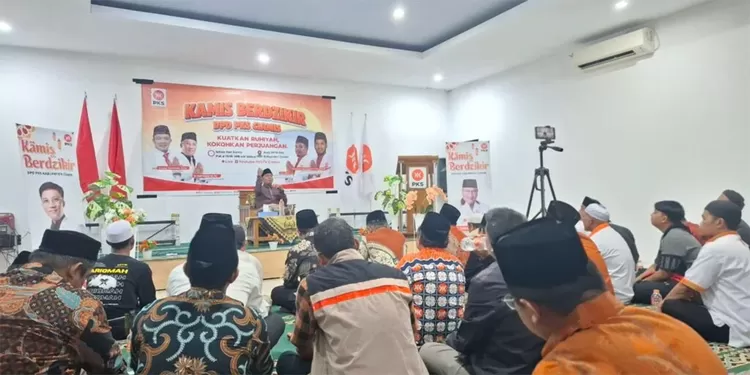 Program Kamis Berdzikir digelar sebagai langkah awal penguatan pembinaan spiritual kader PKS Kabupaten Ciamis pada Kamis, 5 Januari 2026.