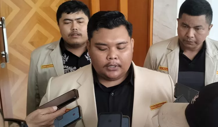 Ketua Umum PD Pemuda Muhammadiyah Kota Tasikmalaya, Cecep Fajar Purnama, membenarkan kabar duka Ketua Majelis Pembinaan Kader PD Muhammadiyah Kota Tasikmalaya, Drs. Oni Sahrani, M.Si.