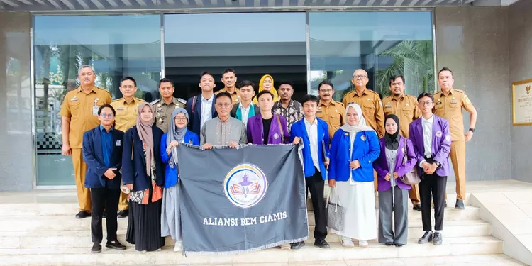 Bupati Ciamis dan Aliansi BEM Ciamis Raya usai dialog refleksi satu tahun, soroti APBD dan isu strategis.