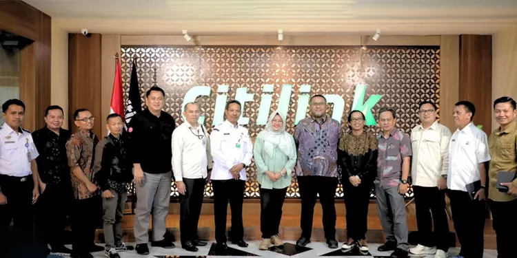 Pemerintah Kota Tasikmalaya lakukan audiensi dengan manajemen Citilink di Tangerang untuk bahas peluang kerja sama dengan mengaktifkan Bandara Wiriadinata, pada Rabu, 25 Februari 2026.