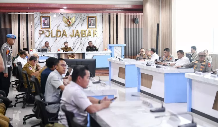 Mudik aman melalui Operasi Ketupat 2026 dikebut. Wagub Erwan minta sinergi dan jaga stabilitas harga pangan.