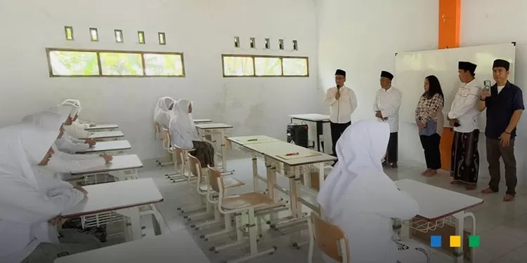 Sinergi Bupati Tasikmalaya Cecep Nurul Yakin dan CSR Chitose hadirkan meubelair bagi Pesantren Assalafiyyatul Huda di Kabupaten Tasikmalaya.  