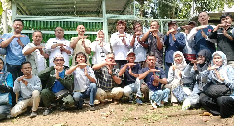 Langkah konkret Tasik Nyaman! Bank Sampah Kota Tasikmalaya kini kurangi 17 persen volume sampah. Intip rencana reward untuk para pegiat sampah dari Pemkot.