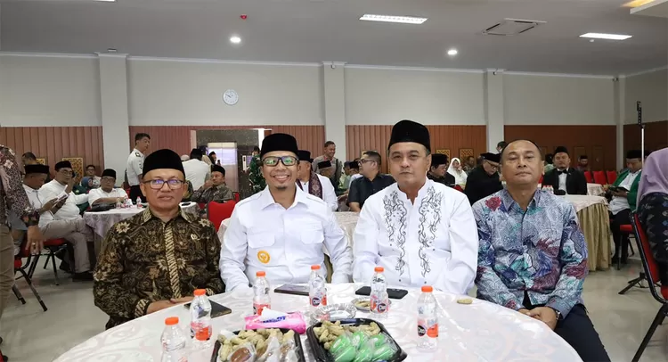 Jajaran Pemkot Tasikmalaya duduk bersama Ulama dalam agenda Forum Silaturahmi untuk membahas penguatan Tasik Religius di Aula Bappelitbangda, Kamis (30/4/2026).