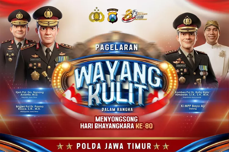 HUT ke 80 Bhayangkara di Banyuwangi menghadirkan wayang kulit semalam suntuk bersama Ki Bayu Aji di Taman Blambangan.
