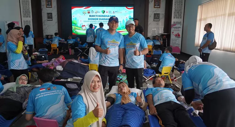 Hari Bhayangkara ke-80 di Tasikmalaya berlangsung meriah lewat Galunggung Fun Walk dan donor darah di Mapolres Tasikmalaya Kota, Sabtu (13/6/2026).